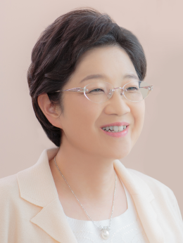 Nahoko Uehashi